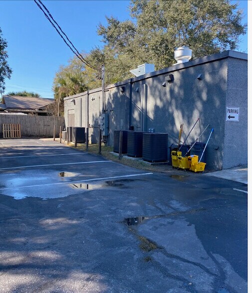 More Photos Of 6532 Beach Blvd, Jacksonville Freestanding For Sale