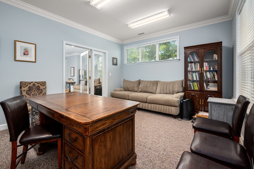 More Photos Of 705-711 Peninsula Dr, Davidson Office For Sale