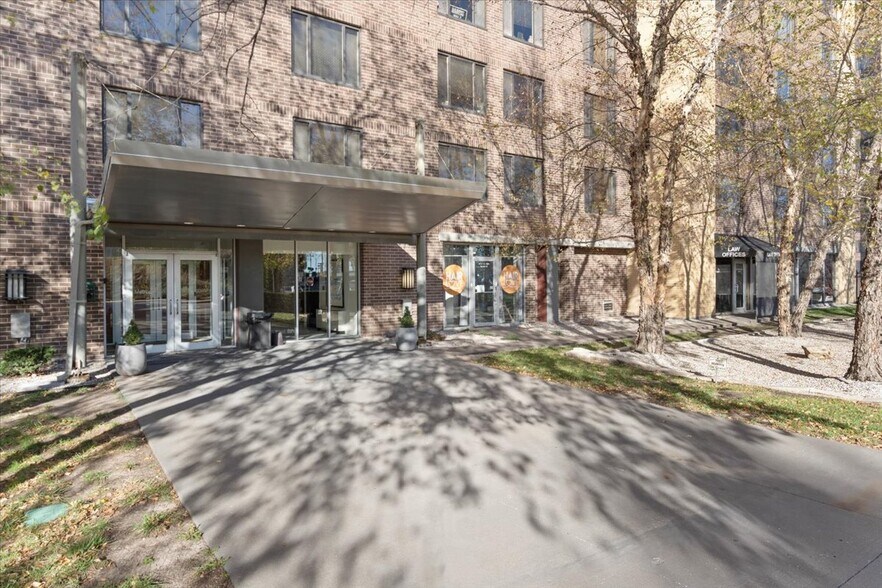 More Photos Of 600 E 8th St, Kansas City Apartments For Sale