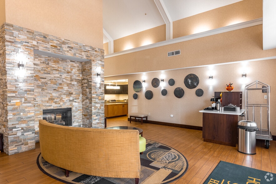 More Photos Of 9169 Markville Dr, Dallas Hotel For Sale
