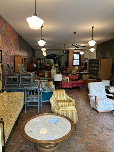 More Photos Of 5450 W Belmont Ave, Chicago Storefront Retail Office For Lease