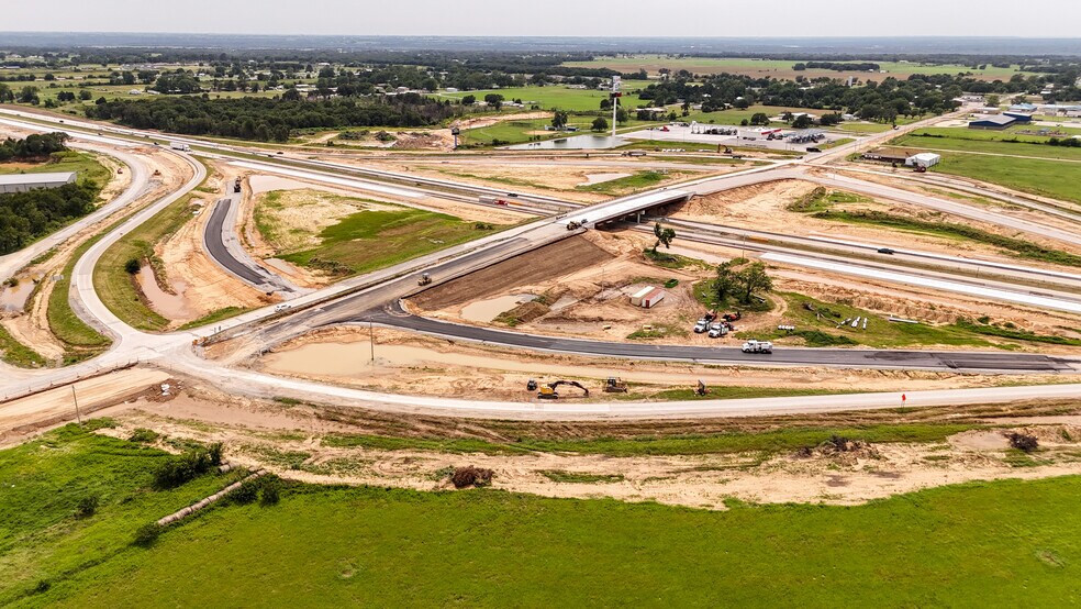 More Photos Of TBD I-35N, Thackerville Land For Sale