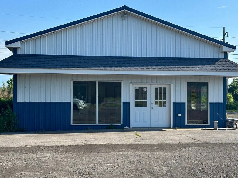 Primary Photo Of 3857 State Route 104, Williamson Freestanding For Sale