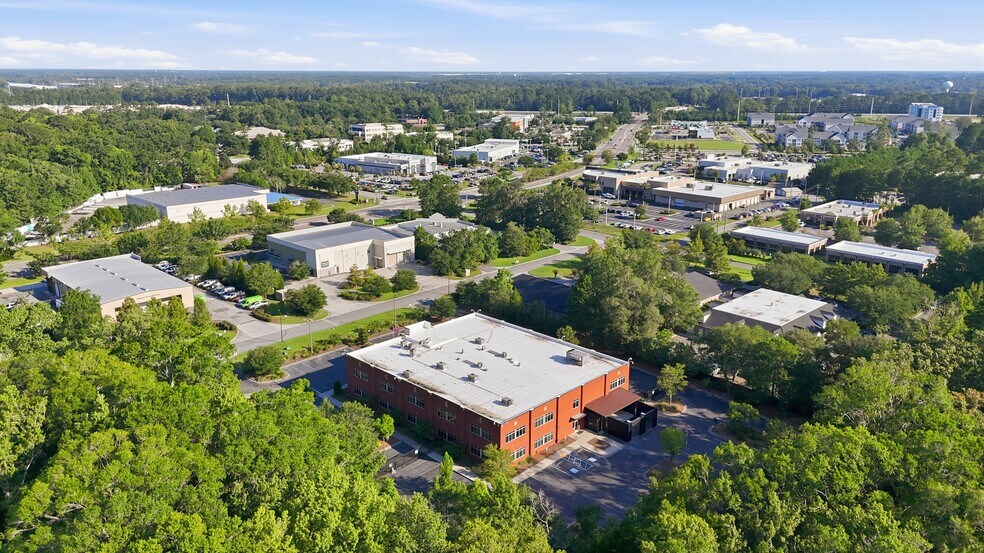 More Photos Of 8 Southern Oaks Ct, Savannah Office For Lease