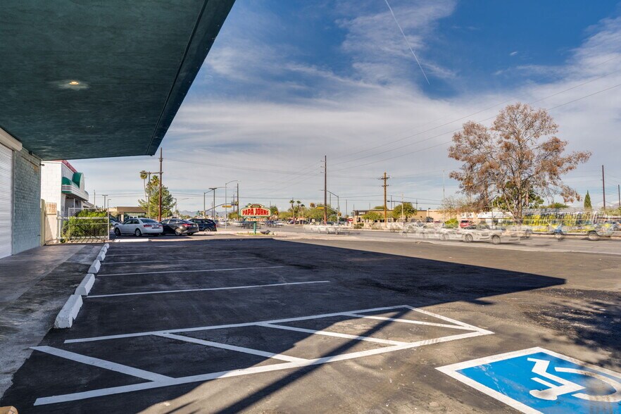 More Photos Of 6470 E 22nd St, Tucson Freestanding For Lease