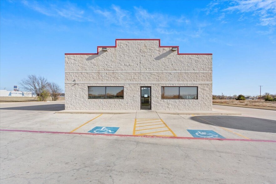 Primary Photo Of 912 N 38th St, Killeen General Retail For Sale