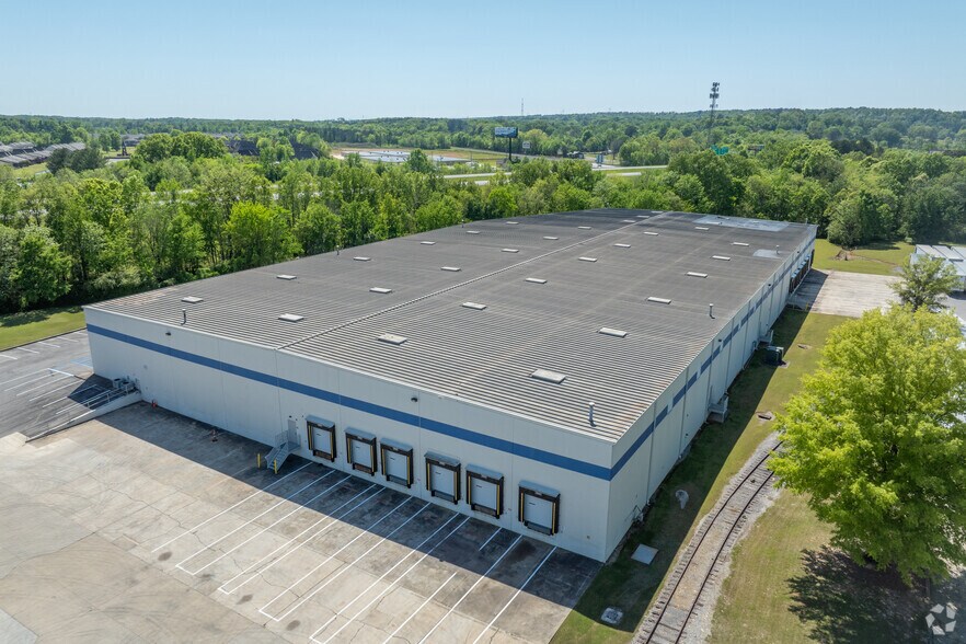 More Photos Of 4978 Perimeter Pky, Bessemer Manufacturing For Lease
