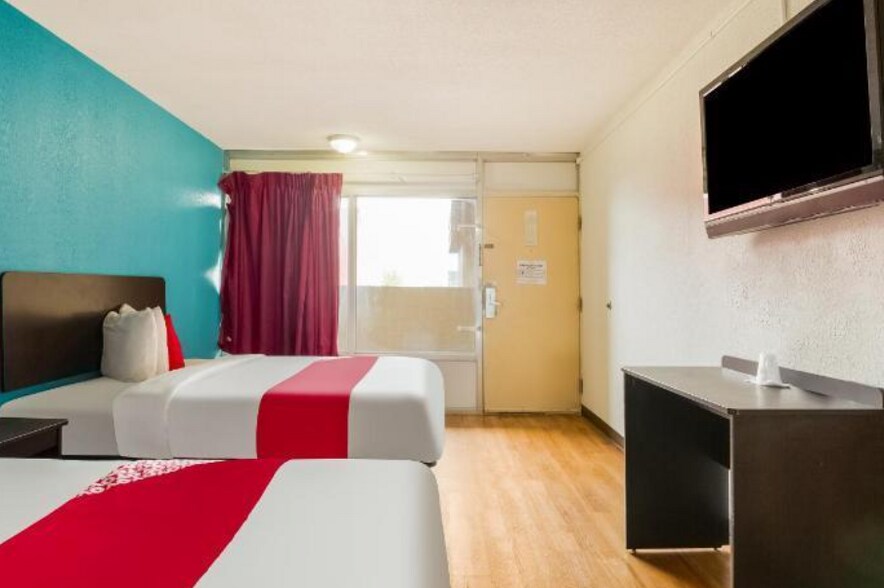 More Photos Of 4545 Woodson Rd, Saint Louis Hotel For Sale