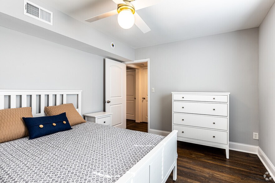 More Photos Of 3457 Holmes St, Kansas City Apartments For Sale