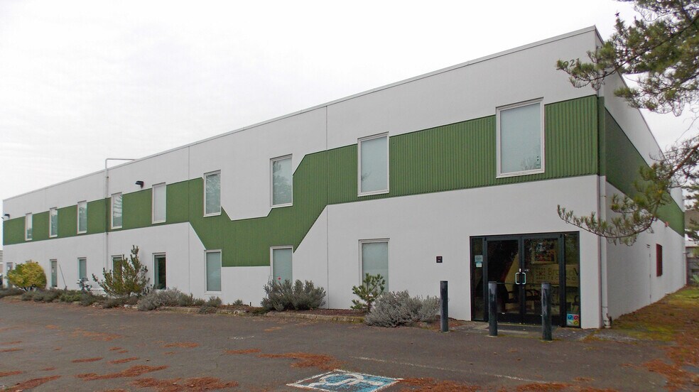 More Photos Of 5921 N Marine Dr, Portland Warehouse For Sale