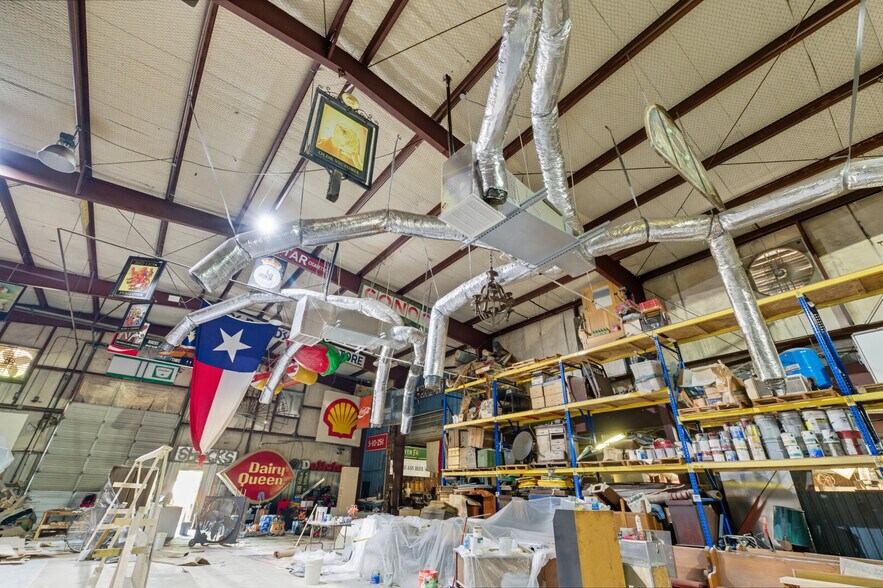 More Photos Of 9129 Irvington Blvd, Houston Warehouse For Sale