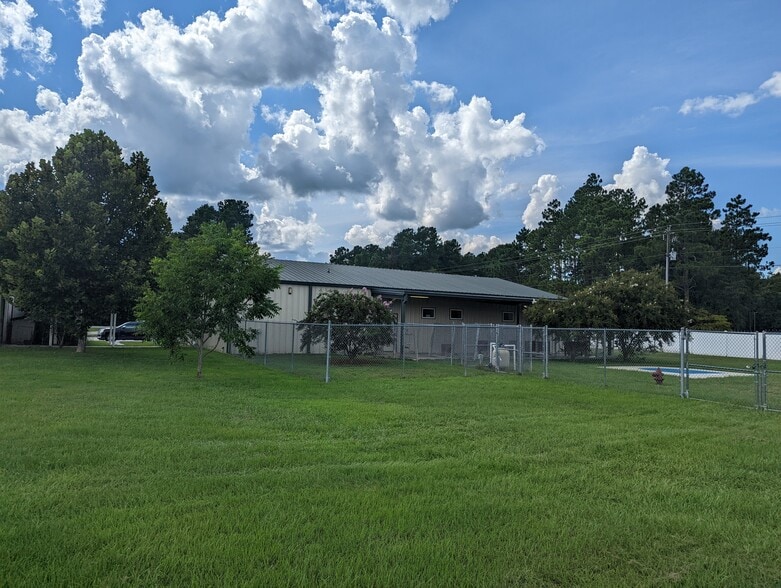More Photos Of 2608 E Highway 76, Marion General Retail For Sale