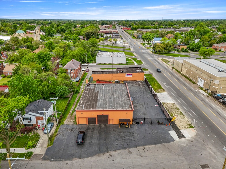 More Photos Of 8301 W Chicago, Detroit Flex For Sale
