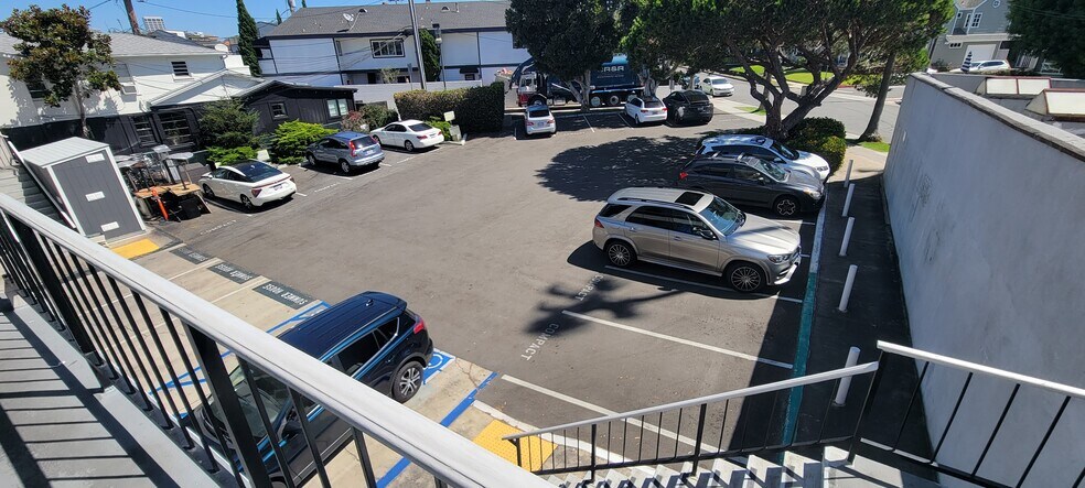 More Photos Of 2744 E Coast Hwy, Corona Del Mar Storefront Retail Office For Lease