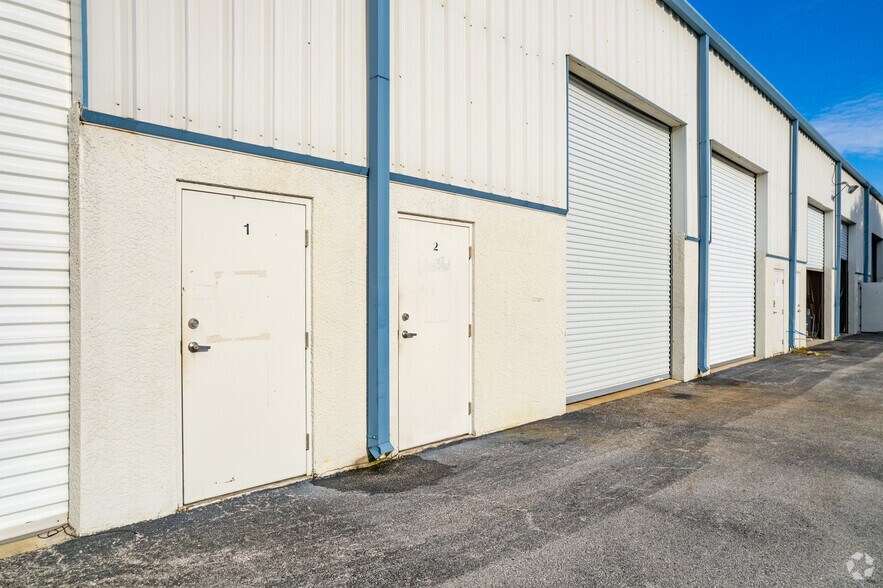 More Photos Of 140 Oscar Hill Rd, Tarpon Springs Light Manufacturing For Lease