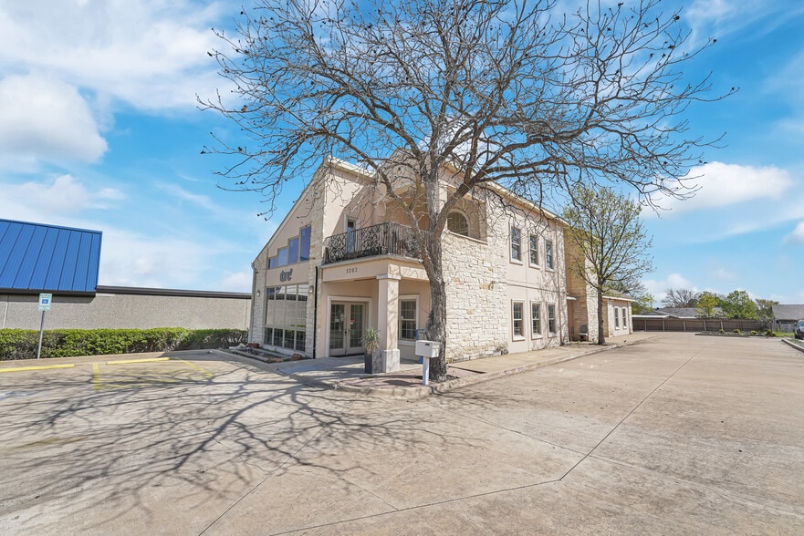 More Photos Of 3202 N Shiloh Rd, Garland Office For Sale