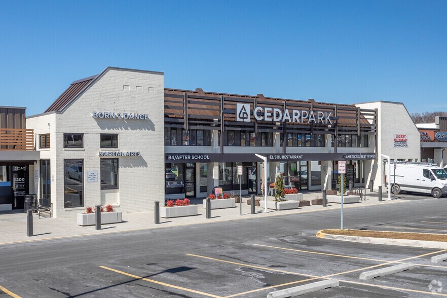 More Photos Of 262 Cedar Ln SE, Vienna General Retail For Lease