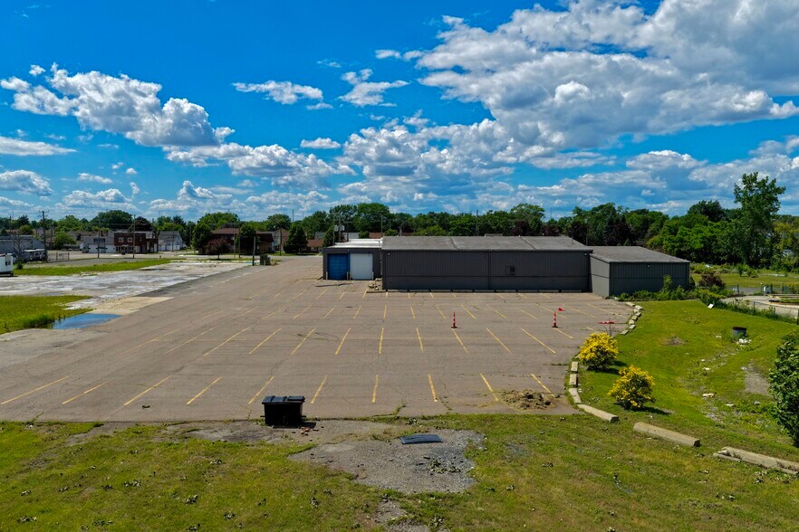 More Photos Of 19300-19400 Allen Rd, Melvindale Manufacturing For Lease