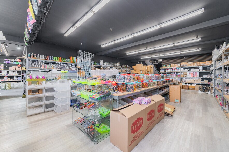 More Photos Of 462-472 E 4th St, Los Angeles General Retail For Sale