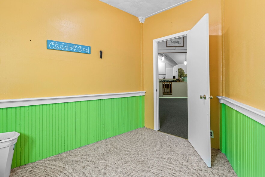 More Photos Of 408 W Main St, Park Hills Religious Facility For Sale
