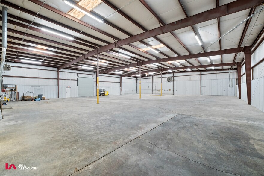 More Photos Of 121 Holt Industrial Cir, Acworth Warehouse For Sale