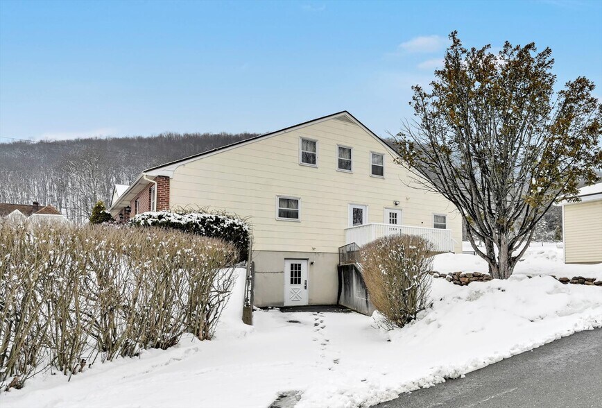 More Photos Of 780 Claremont Ave, Tamaqua Office For Sale