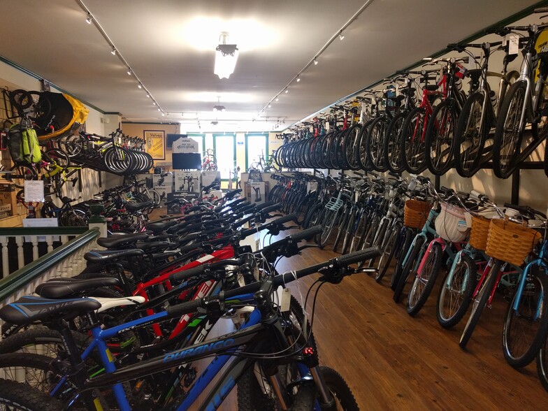 More Photos Of 7 E Main St, Mount Kisco General Retail For Sale