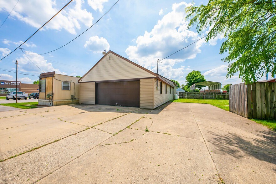 More Photos Of 106 W Main St, Enon Auto Dealership For Sale