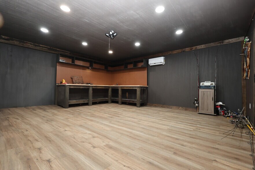 More Photos Of 4748 N 4318, Pryor Flex For Sale