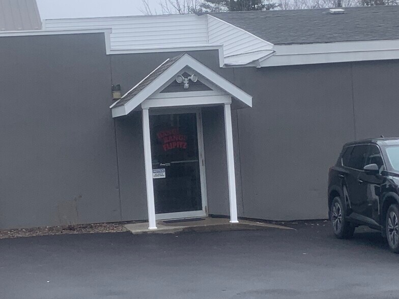 More Photos Of 9670 Brewerton Rd, Brewerton Freestanding For Lease