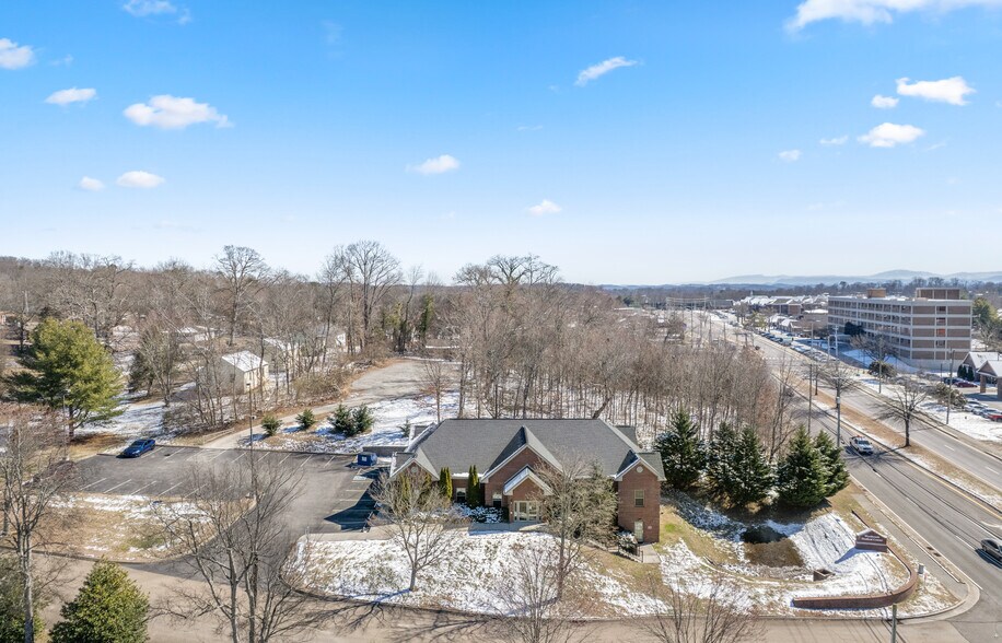 Primary Photo Of 930 Adell Ree Park Ln, Knoxville Medical For Sale