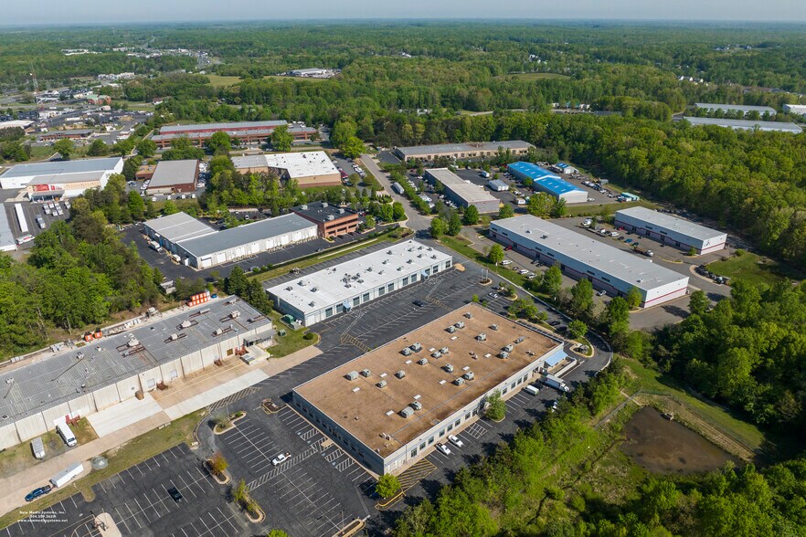 More Photos Of 110 Juliad Ct, Fredericksburg Flex For Sale