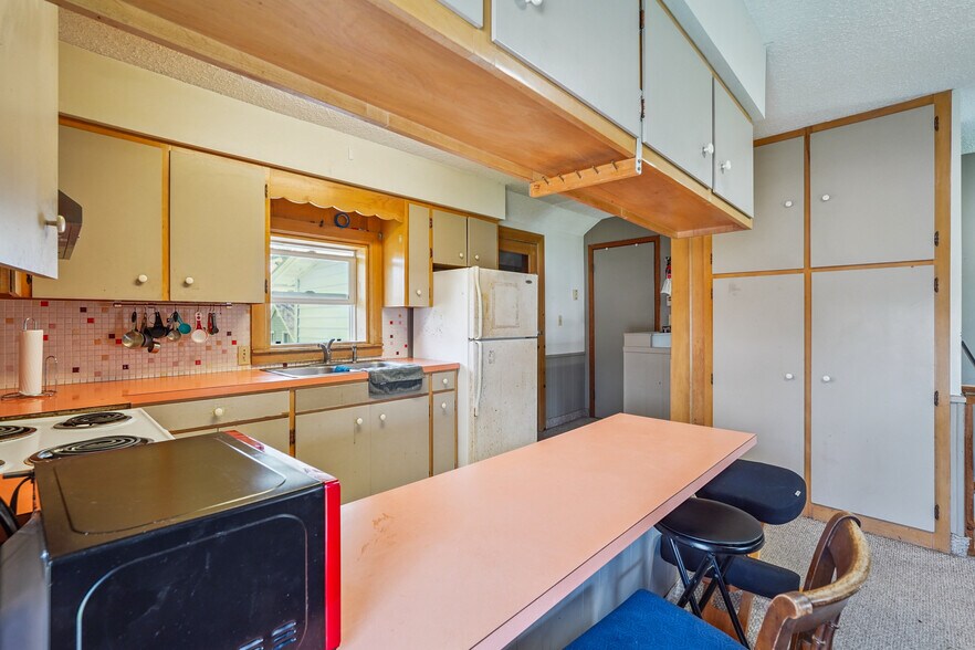 More Photos Of 920 High St, Grinnell Apartments For Sale