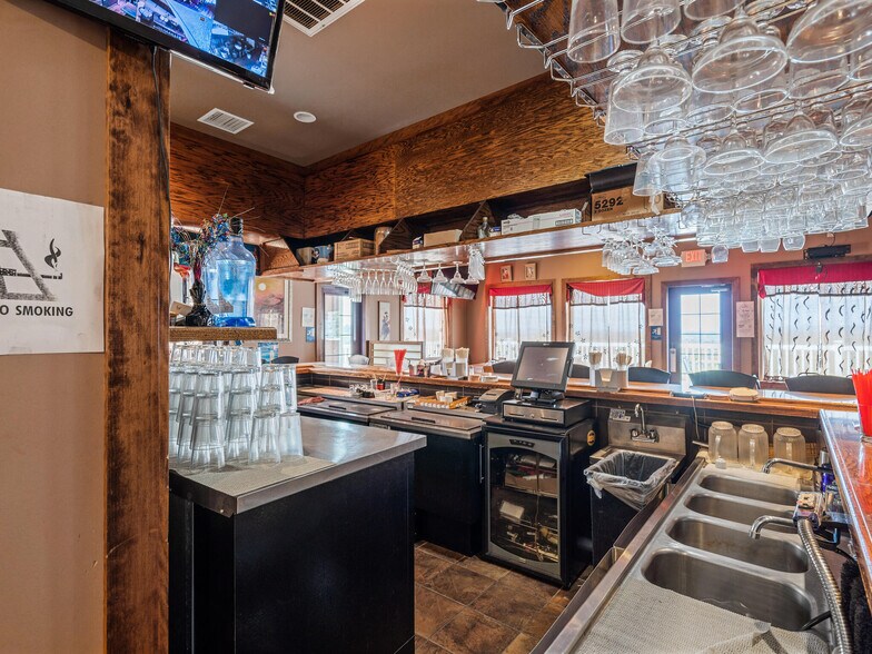 More Photos Of 1495 Farmington Ave, Pottstown General Retail For Sale