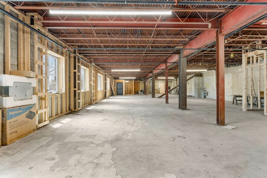 More Photos Of 385 Pleasant St, Watertown Apartments For Lease