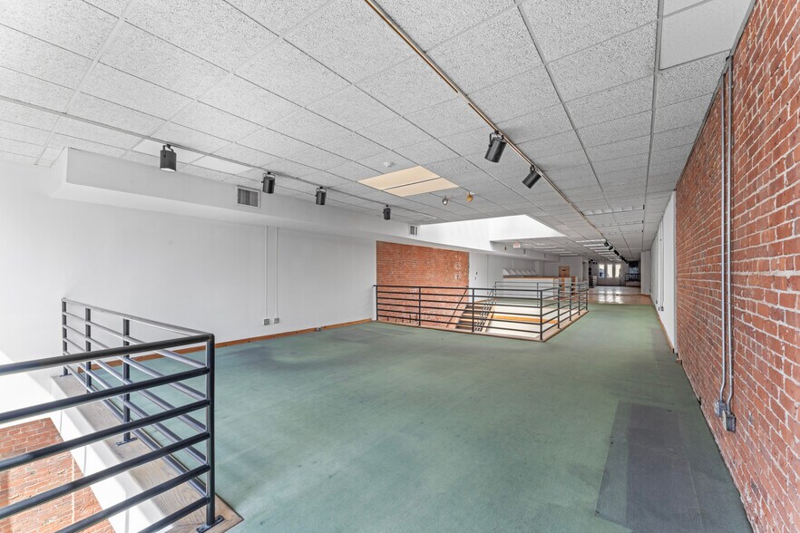 More Photos Of 262 Atlantic St, Stamford Freestanding For Sale