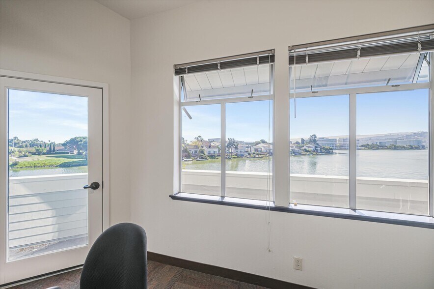 More Photos Of 370-390 Bridge Pky, Redwood City Medical For Lease