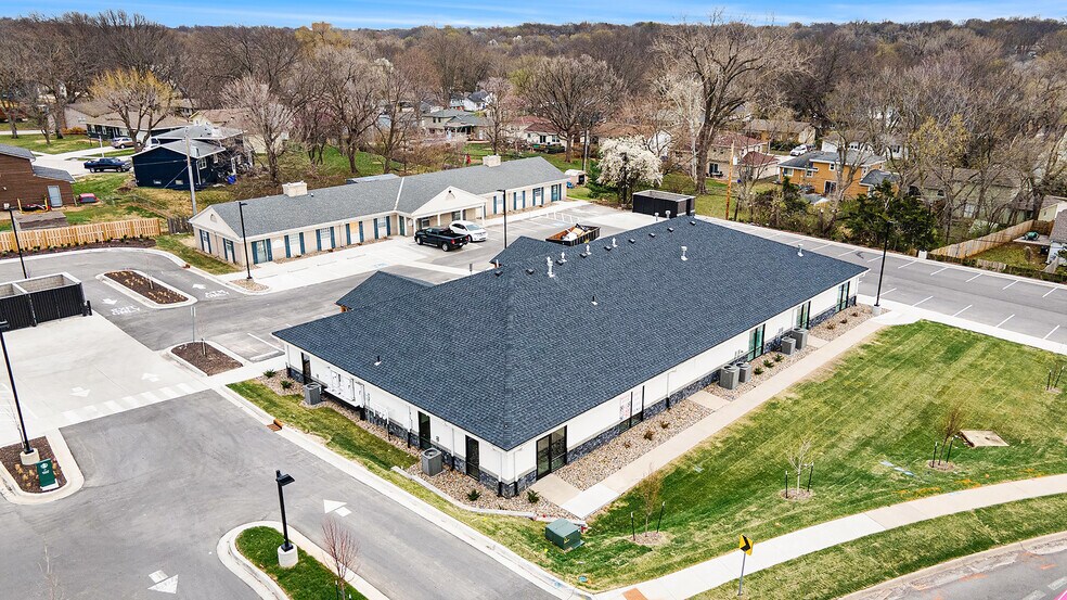 More Photos Of 9361-9369 W 75th St, Overland Park Office For Lease