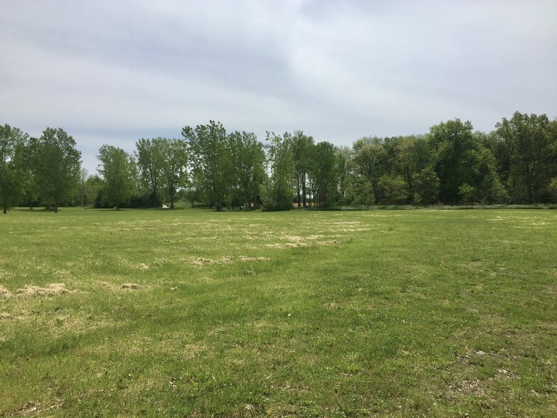 More Photos Of 1426 W River Rd, Waterloo Township Apartments For Lease