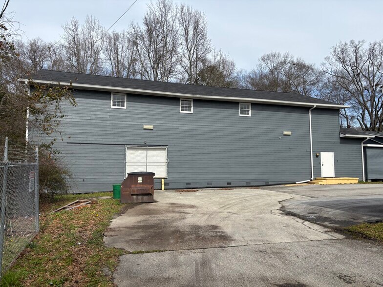 More Photos Of 1304 S Broad St, Monroe Flex For Lease