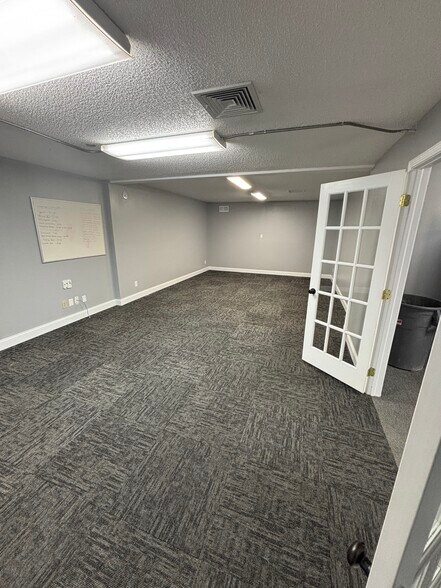 More Photos Of 5695 Parachute Cir, Colorado Springs Service For Lease