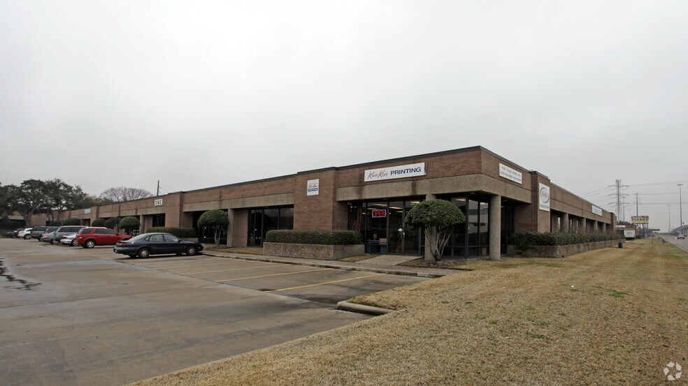 Primary Photo Of 12919 Southwest Fwy, Stafford Light Distribution For Lease