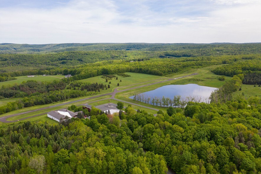 More Photos Of 37 Colonel Lindbergh Ln, Moscow Airport For Sale