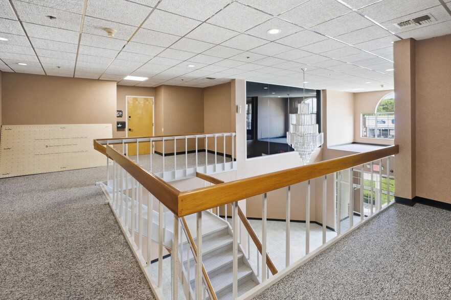 More Photos Of 475 E Main St, Patchogue Medical For Sale