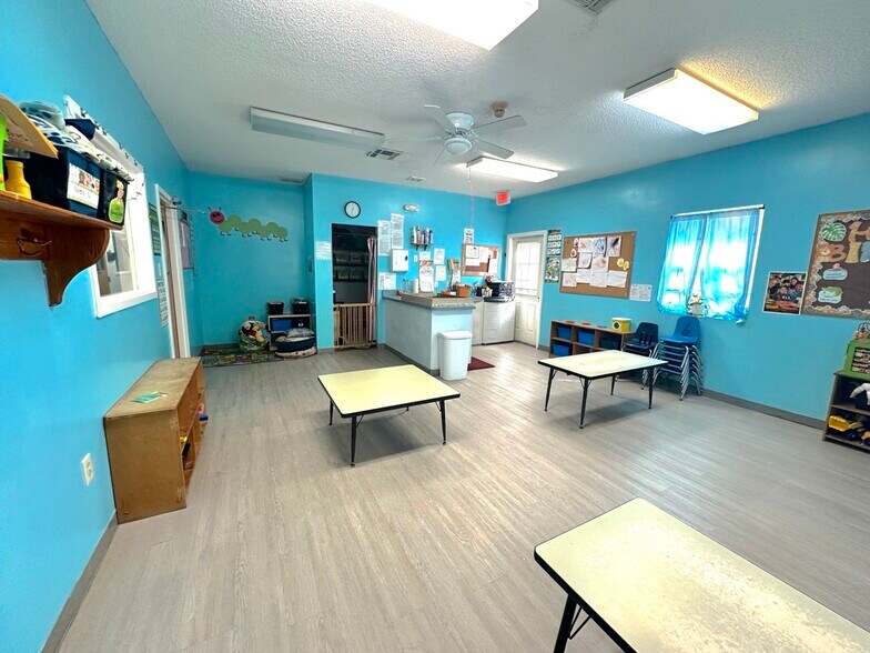 More Photos Of 794 King George Blvd, Savannah Schools For Sale