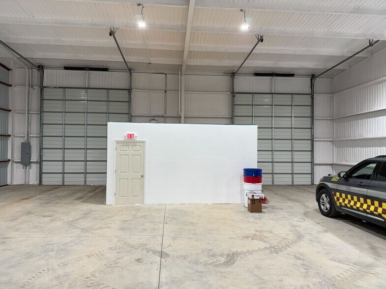 More Photos Of 12746 Rendon Rd, Burleson Unknown For Lease