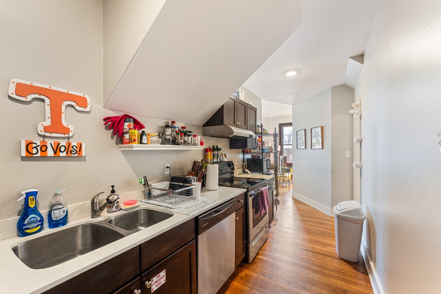 More Photos Of 1733 W Clinch Ave, Knoxville Apartments For Sale