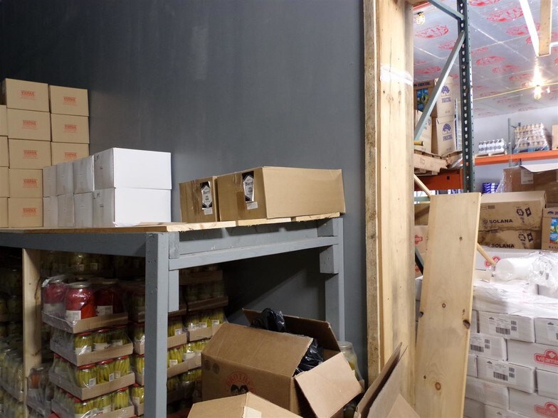 More Photos Of 290 Jeffersonville North Branch Rd, Jeffersonville Warehouse For Lease