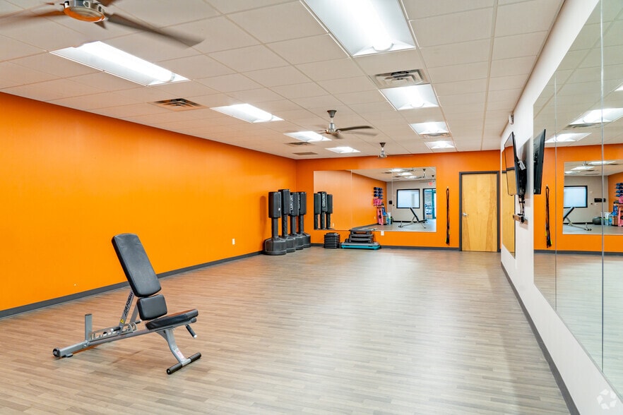 More Photos Of 8020 Arco Corporate Dr, Raleigh Unknown For Lease