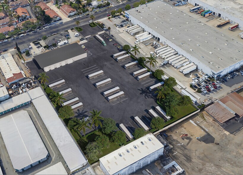 More Photos Of 1633 S Campus Ave, Ontario Warehouse For Lease